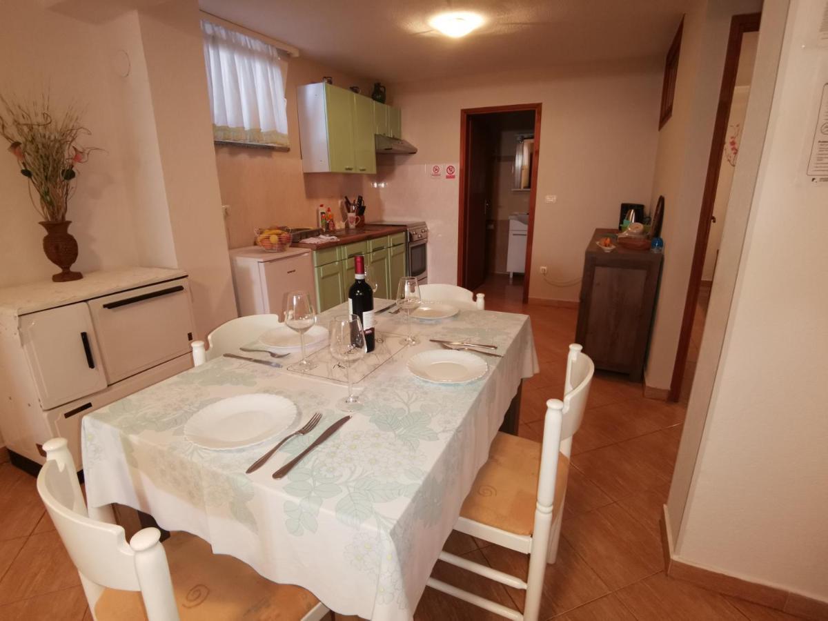 Apartmani Berber Babici Екстер'єр фото