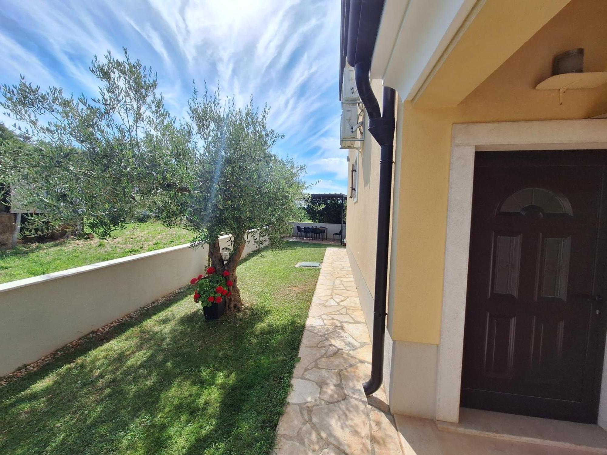 Apartmani Berber Babici Екстер'єр фото